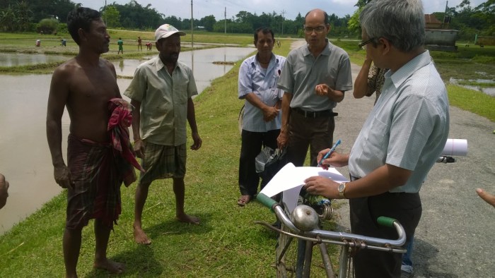 Picture 5 CDHI reps talk to farmers